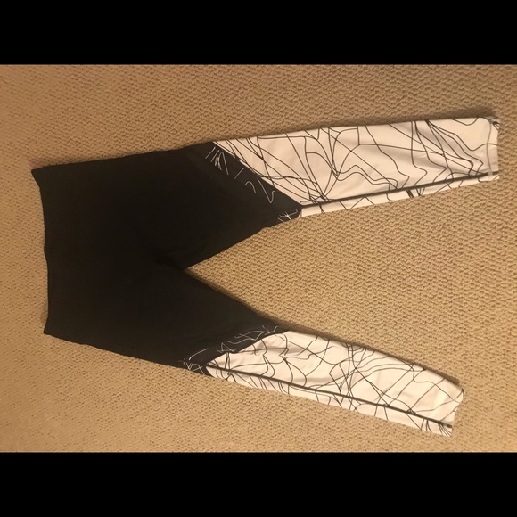 Fabletics brogan legging with mesh, size M - Picture 1 of 3